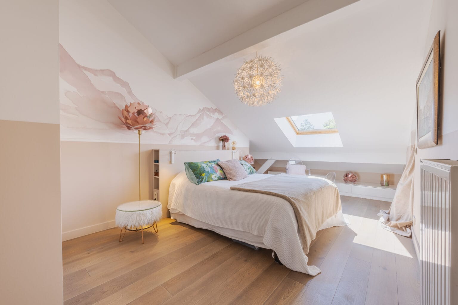 Tête de lit à niches